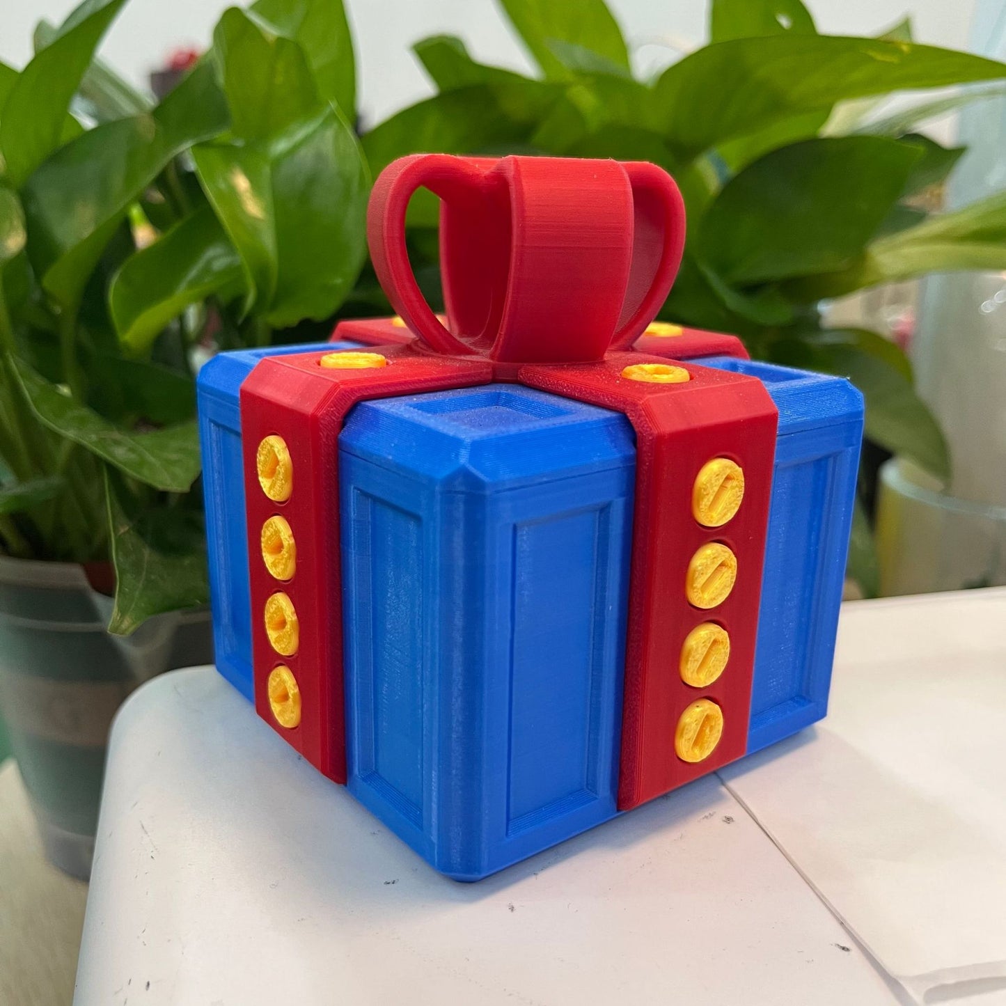 🎁 3D Printed Annoying Gift Box 😂 - Ideal for Pranks and Mischief!