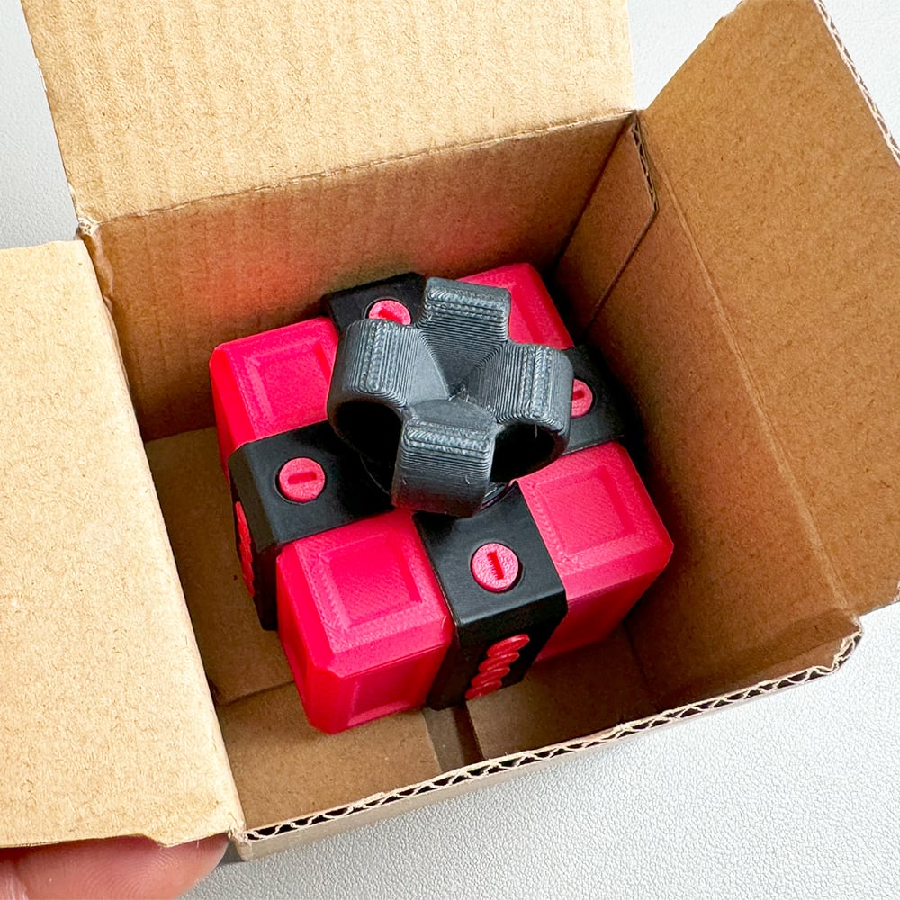 🎁 3D Printed Annoying Gift Box 😂 - Ideal for Pranks and Mischief!